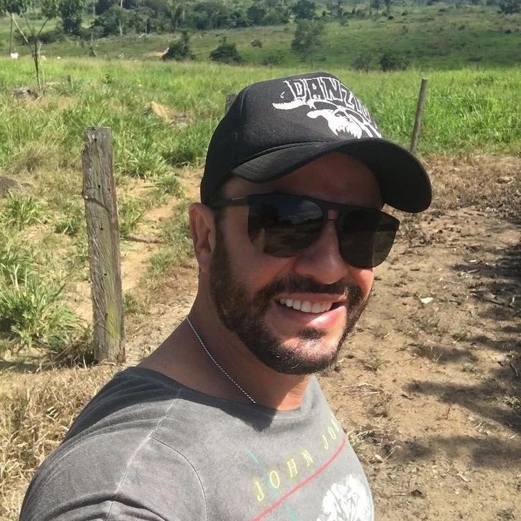 <h1><strong>Even Her Touch Doesn't Work? These Men Fixed It</strong></h1>